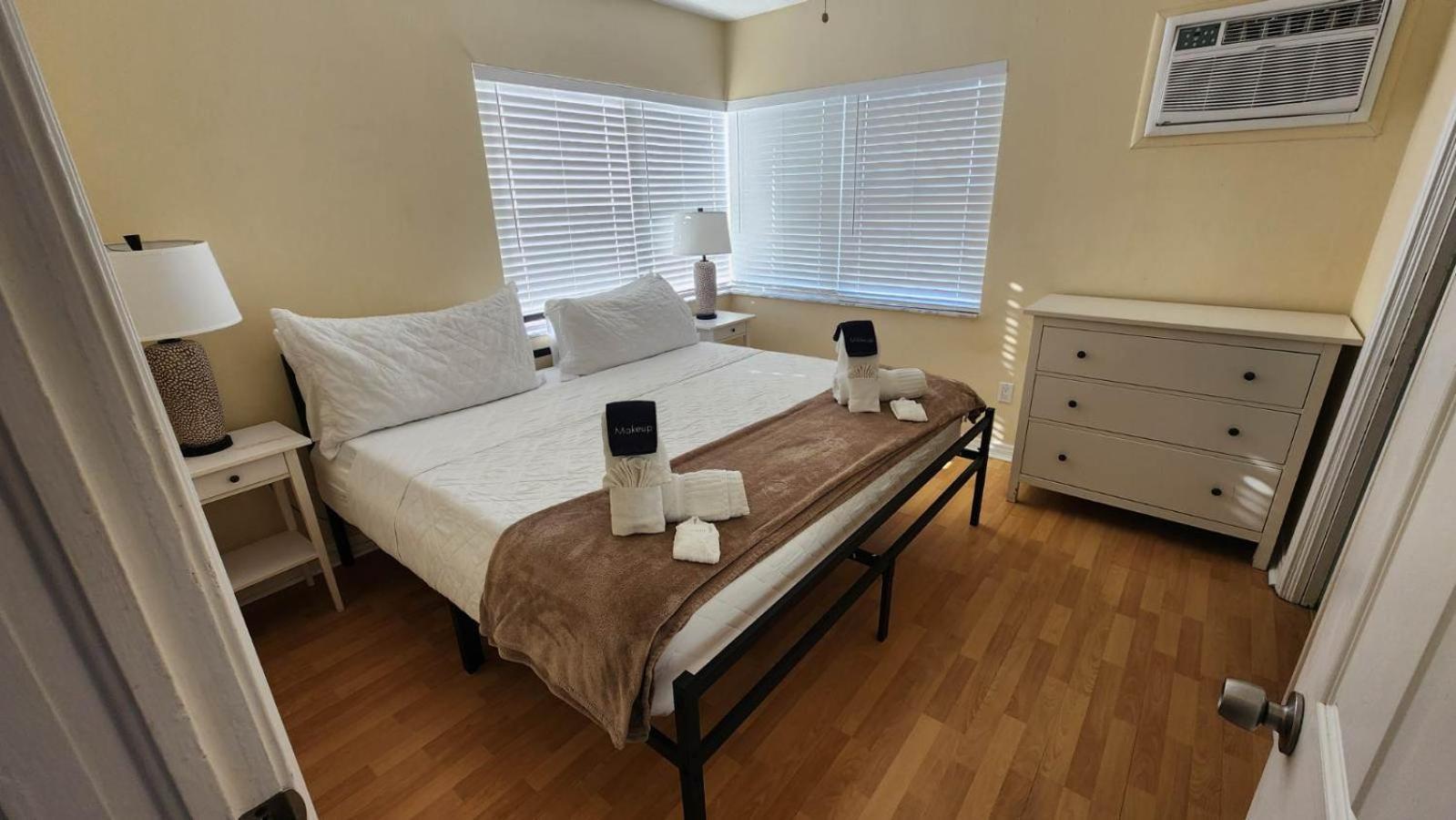 By The Beach Rentals Clearwater Beach Room photo