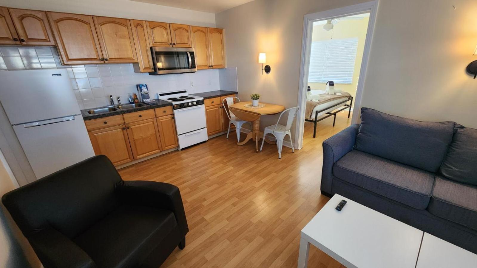 By The Beach Rentals Clearwater Beach Room photo