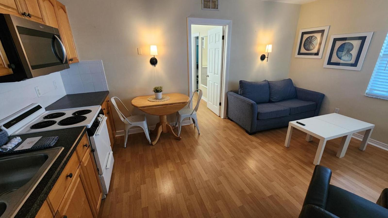 By The Beach Rentals Clearwater Beach Room photo