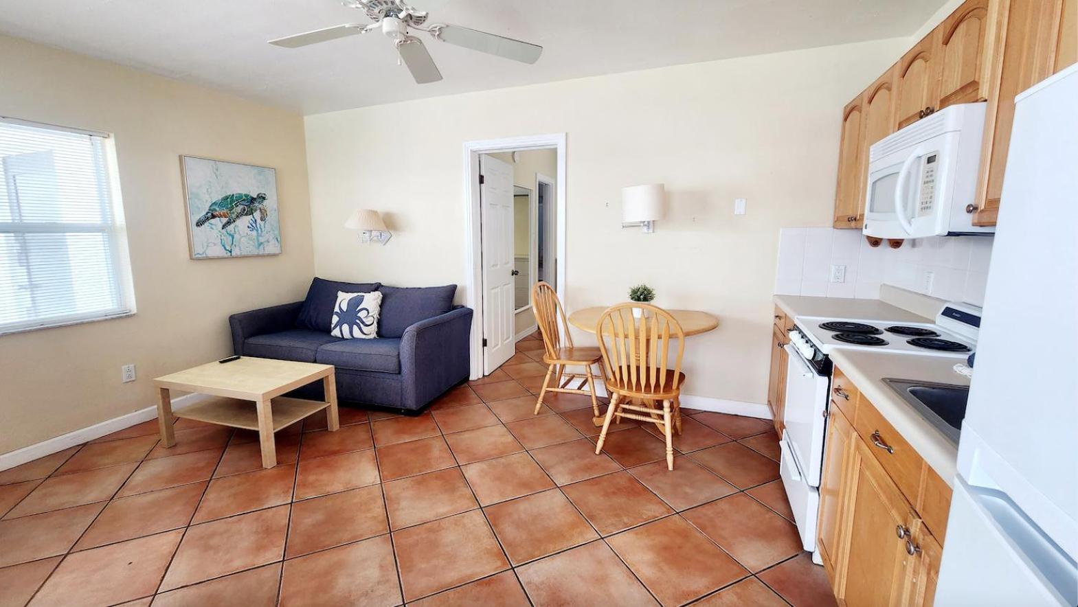 By The Beach Rentals Clearwater Beach Room photo