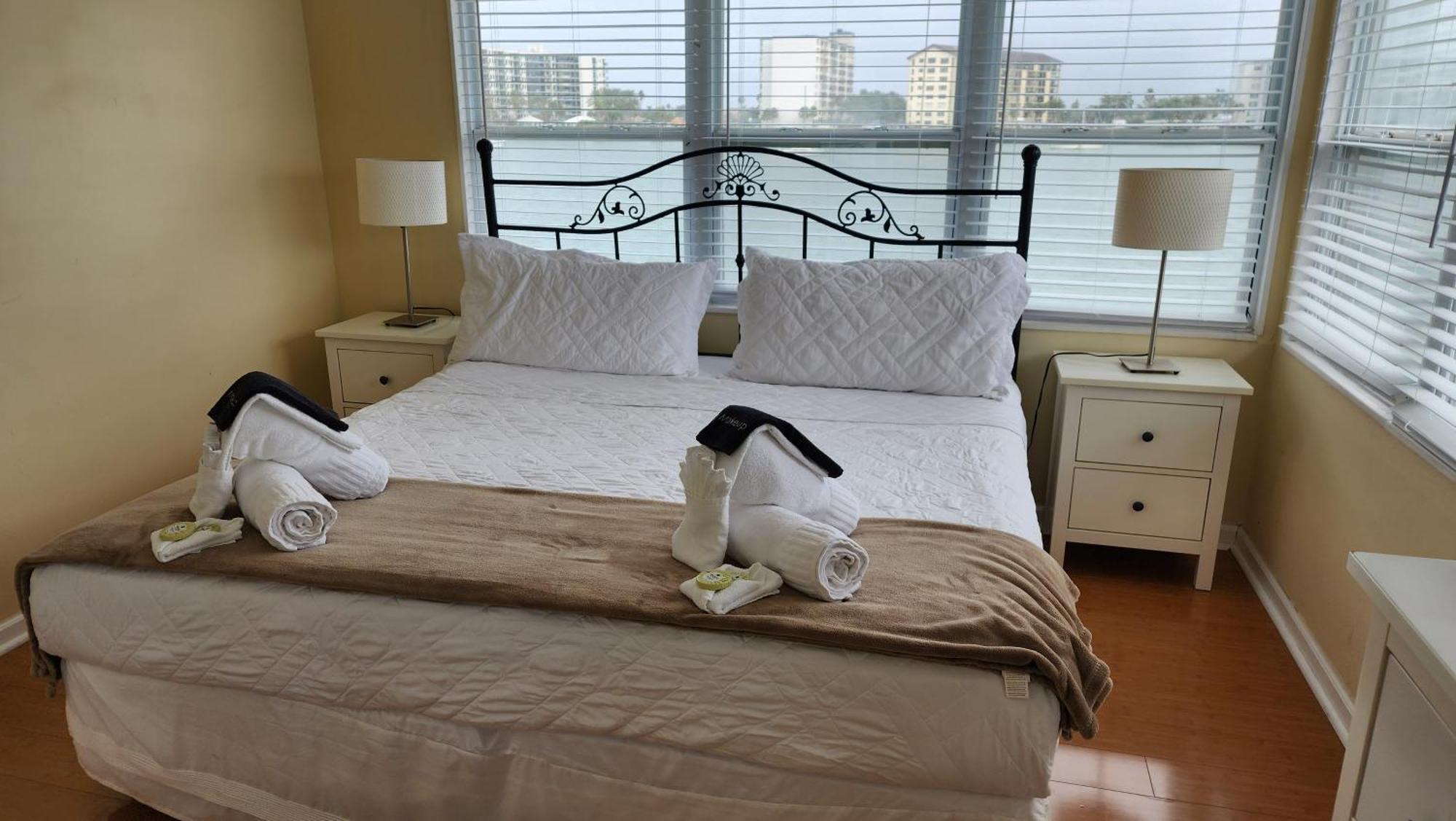 By The Beach Rentals Clearwater Beach Room photo