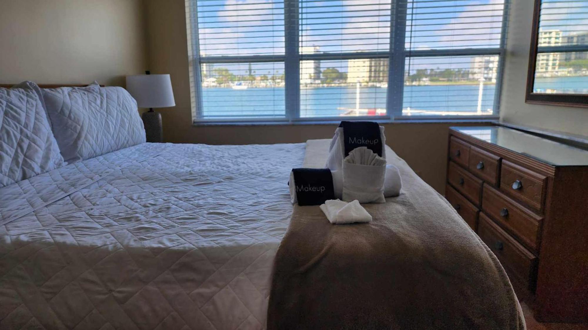 By The Beach Rentals Clearwater Beach Room photo