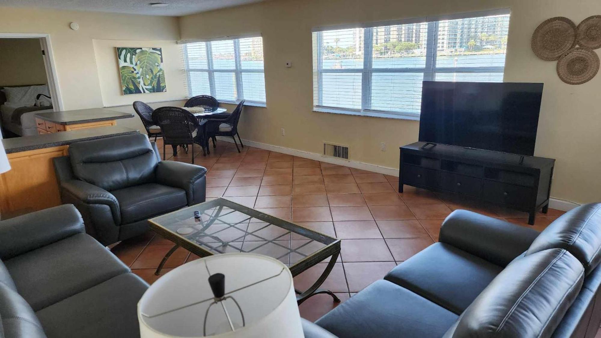By The Beach Rentals Clearwater Beach Room photo