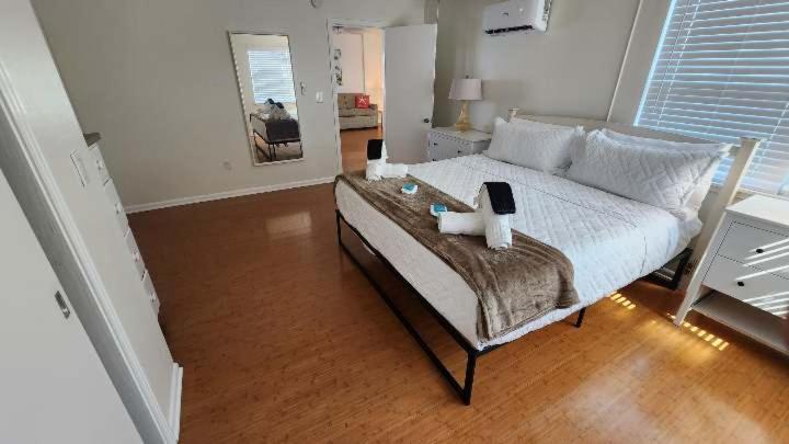 By The Beach Rentals Clearwater Beach Exterior photo