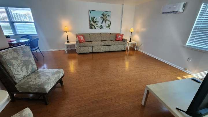 By The Beach Rentals Clearwater Beach Room photo