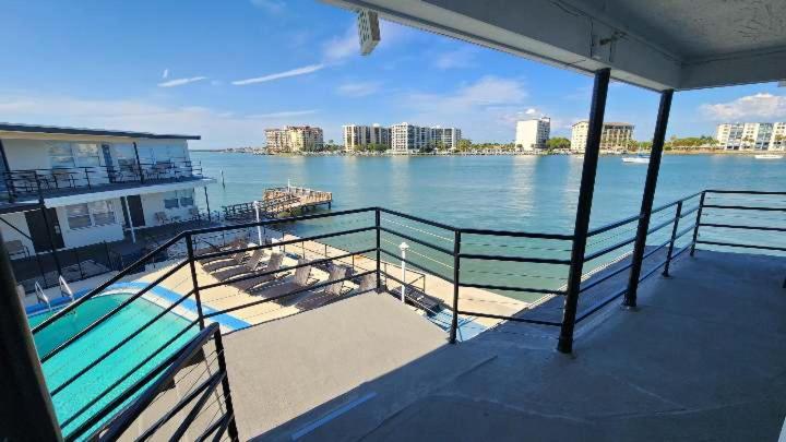 By The Beach Rentals Clearwater Beach Exterior photo